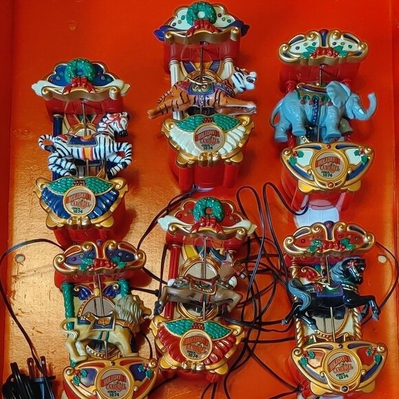 Vintage Mr. Christmas Holiday Carousel In Box WORKS COMPLETE - Picture 7 of 8